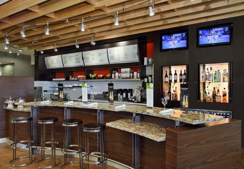Courtyard By Marriott Victoria Hotel Exterior photo