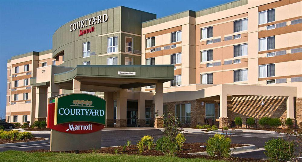 Courtyard By Marriott Victoria Hotel Exterior photo